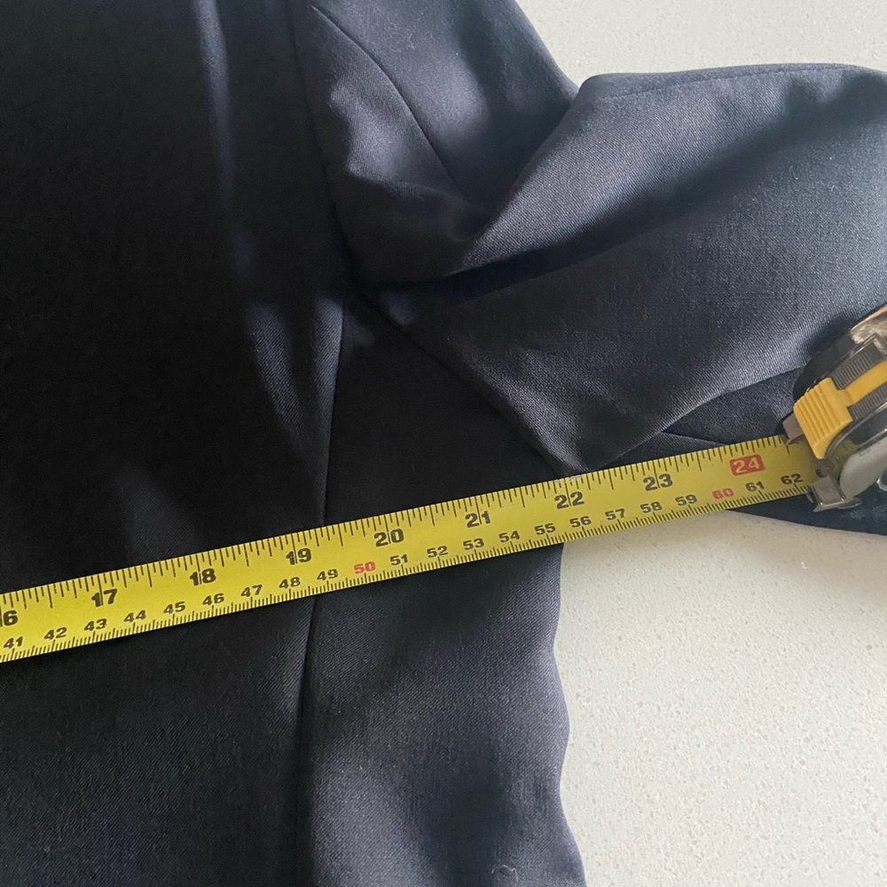 Gucci Vintage three button navy Blazer w/silver “GG” buttons. - Picture 9 of 10
